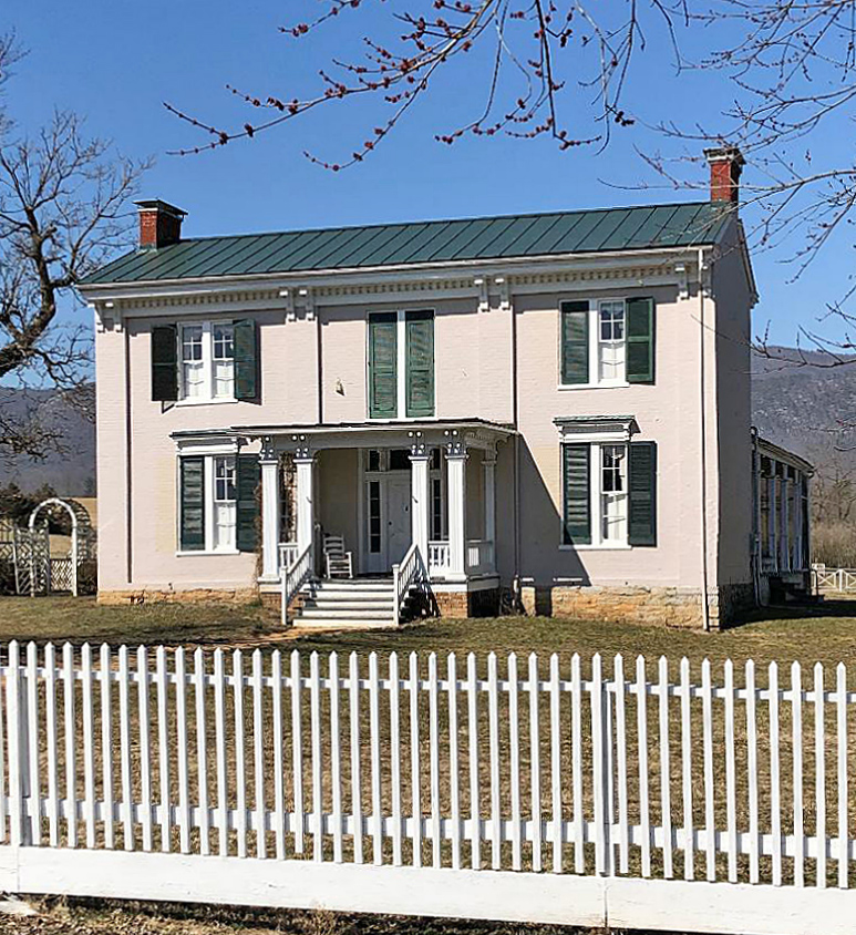 Harnsberger Historic Homes & Farm 