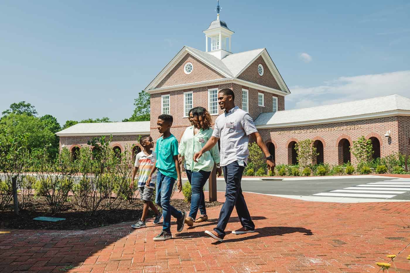 Colonial Williamsburg: America Sings!