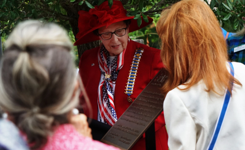 Plaque commemorating Revolutionary War events unveiled at Thoroughgood House